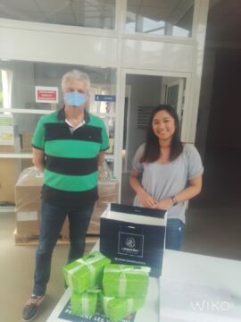 Distribution de chocolats à l'hôpital le 22 mai 2020