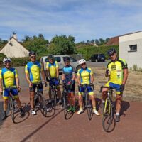 Michael,Guillaume, Luc, Dominique, Cécile et François participants à la randonnée 62 km "Salamandre 2022" à Villers Cotterets