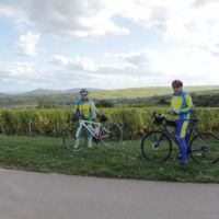 Françoise et Alain V. une petite pose dans les vignes