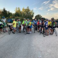 Une partie du groupe qui comprend 64 participants de l'Oise , l'Aisne , la Somme ,du Nord et du Pas de Calais au départ de la randonnée à 8h00