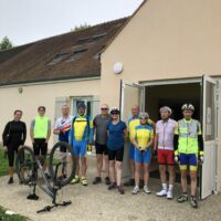 De droite à gauche
Melissa ( future licenciée? ) - Matias S. ( nouveau licencié depuis le 17 sept.) - Ludovic S. (nouveau licencié depuis le 17 sept.) - Olivier ( futur licencié? ) - Hélène (( future licenciée? )
Jean-Marie C. - Arlette D. - Jean-Paul C. - Laurent D. manque sur la phot Sylvie R. la photographe