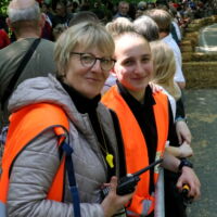Sylvie R. et son aide de l'école de préparation à la sécurité de Meaux à leur poste.