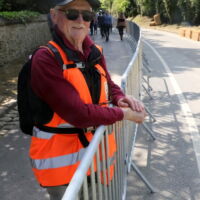 Michel D. attentif au passage des caisses à savon