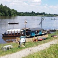La Loire est haute et les bateaux sont à quai
