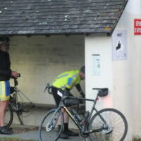 1 ere crevaison pour Michael B. à Courteuil à 5 km du départ de Chantilly